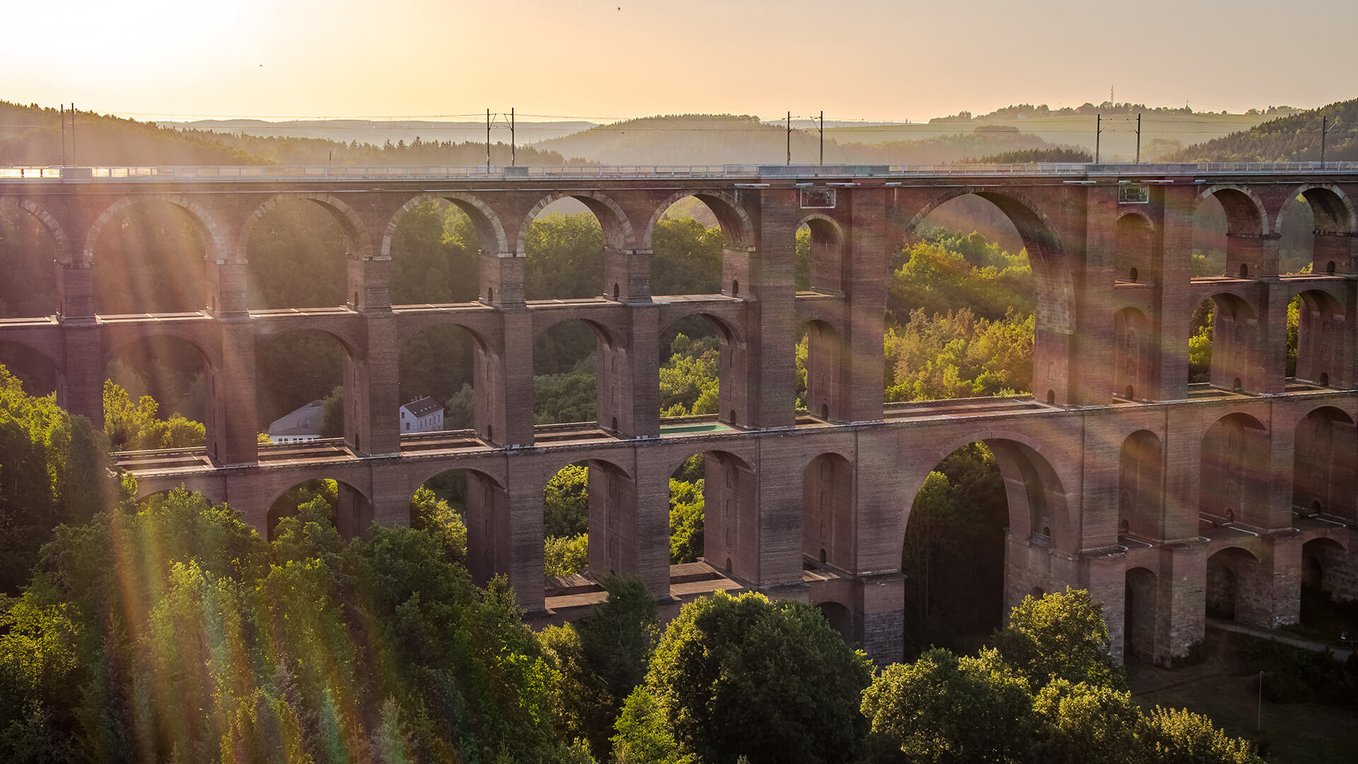 Göltzschtalbrücke: biggest brick stone bridge in the world