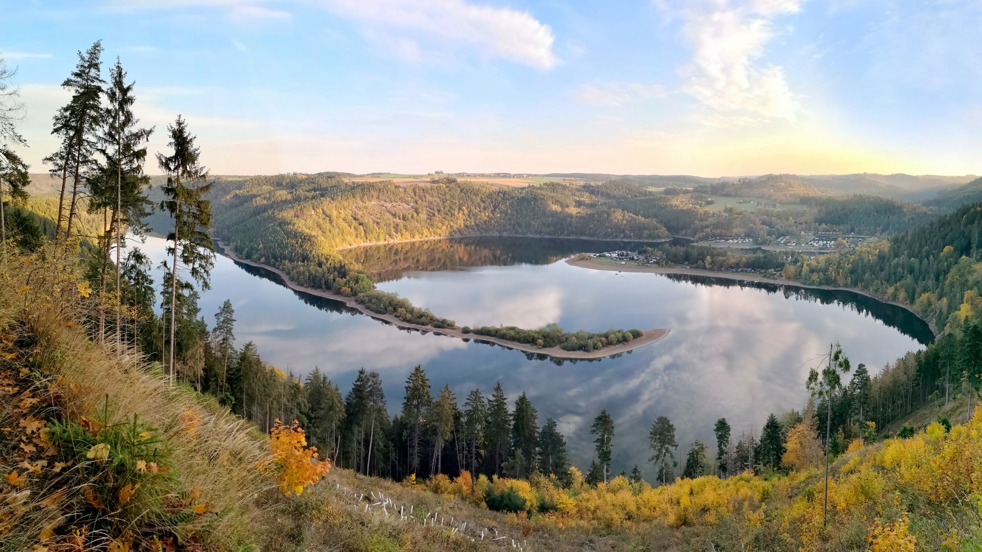 Hohenwarte: View of the Hohenwarte dam in the morning light