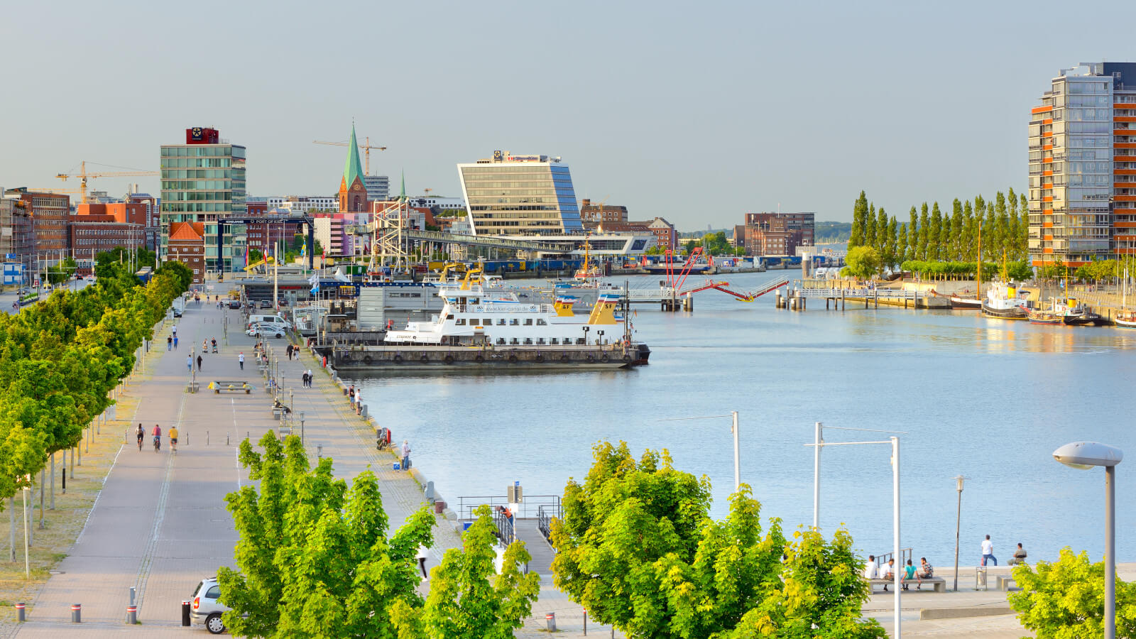 Kiel: Schwedenquay with Ostseequay and St. Nikolai Church